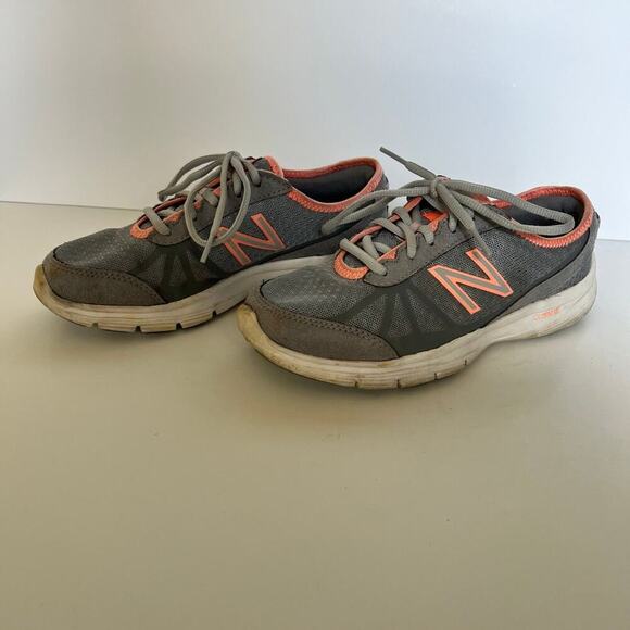 NEW BALANCE 511 running shoe, gray & peach women's size 7 - Picture 3 of 8